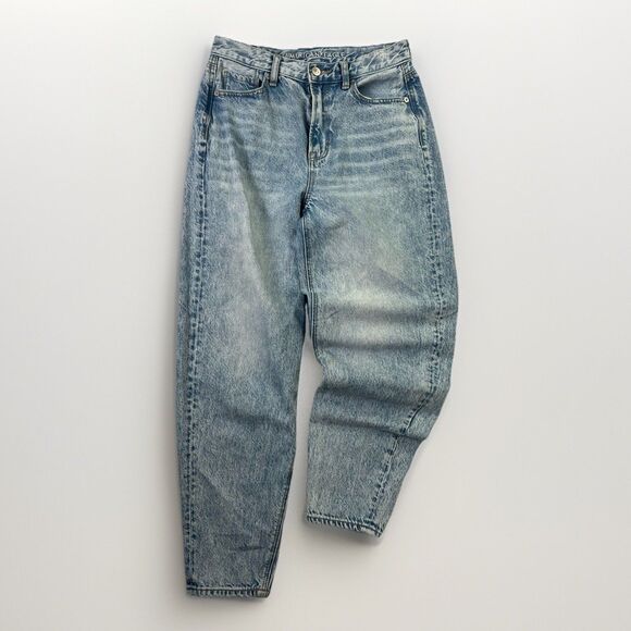American Eagle Outfitters Denim - American Eagle Relaxed Mom Jeans Women’s 4 Regular Light Wash 100% Cotton Denim